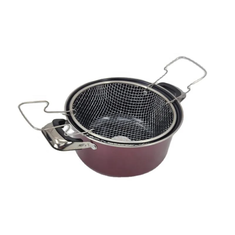 Sartén de hierro con cesta de malla de acero inoxidable.